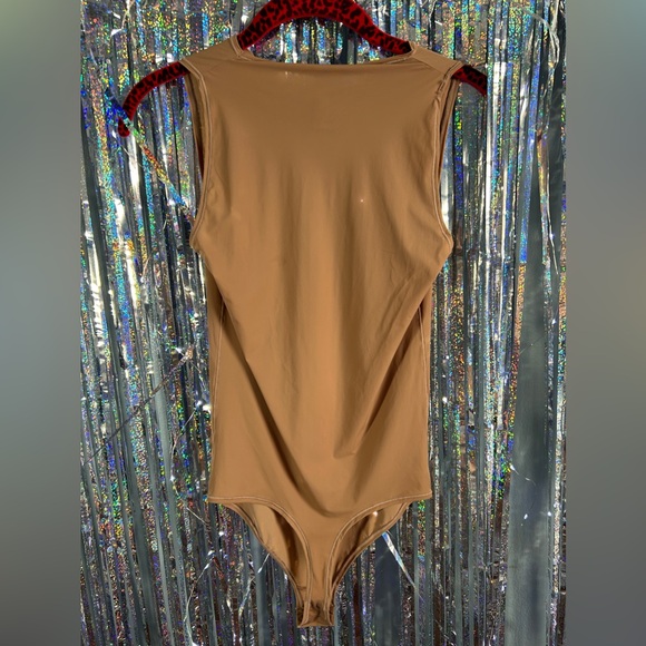 Skims bodysuit thin material - Picture 2 of 4